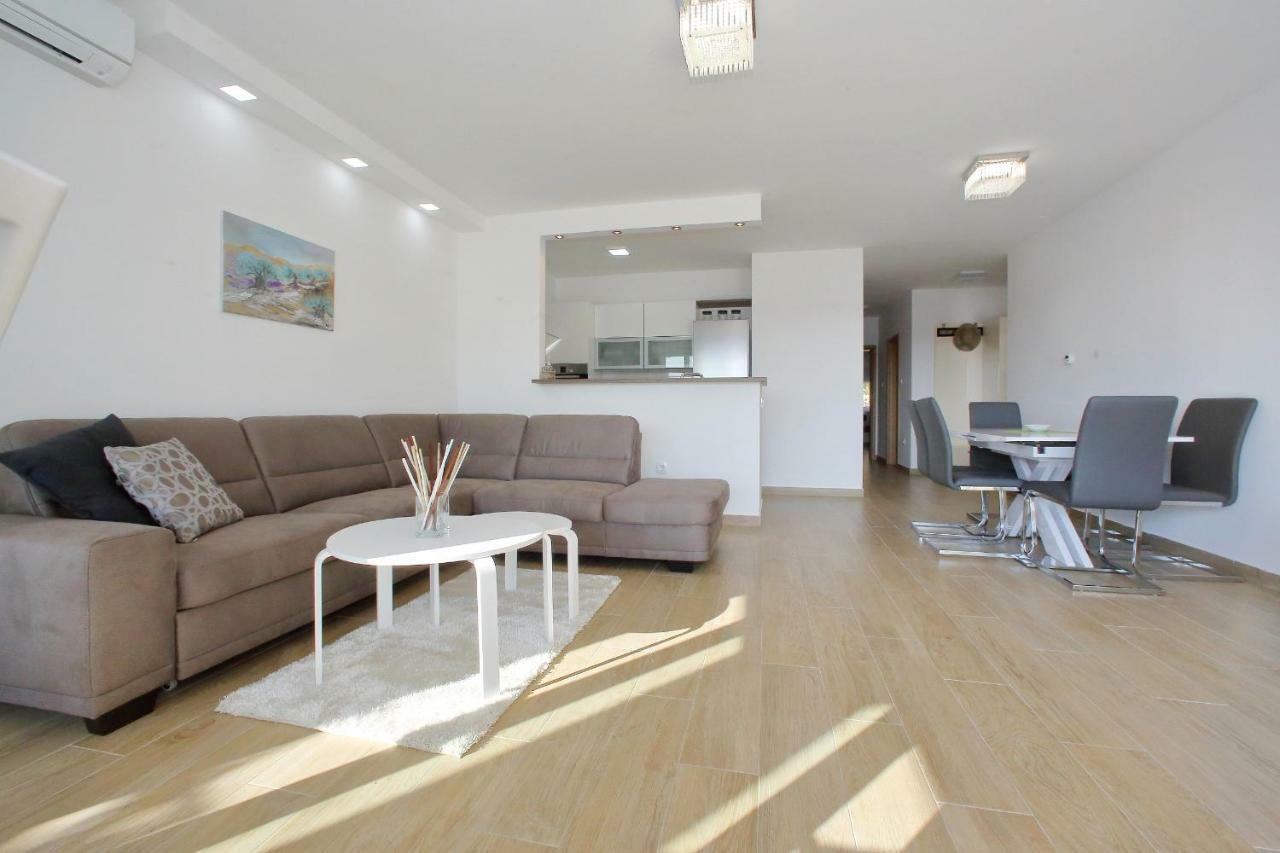 ביבינייה Luxury Apartments Sikiric_2 With Fantastic View On The Sea מראה חיצוני תמונה